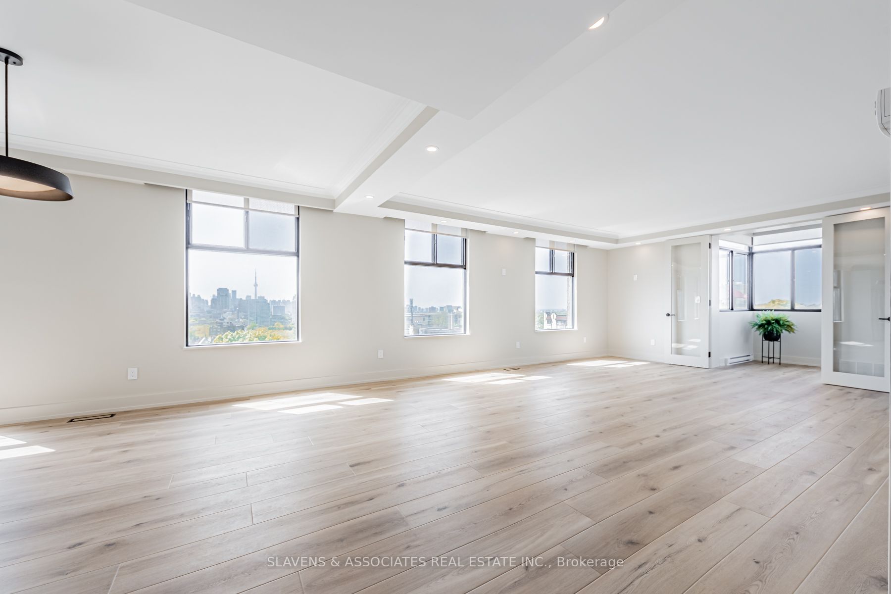 423 Avenue Rd, #9