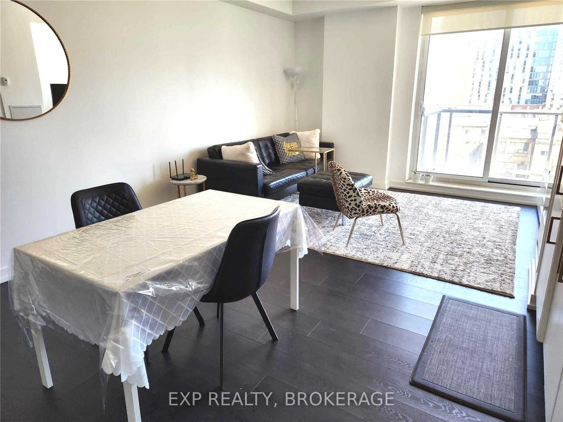 297 College St, #608