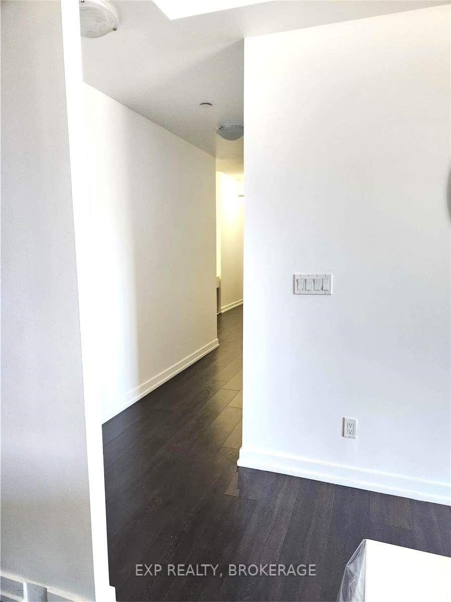 297 College St, #608