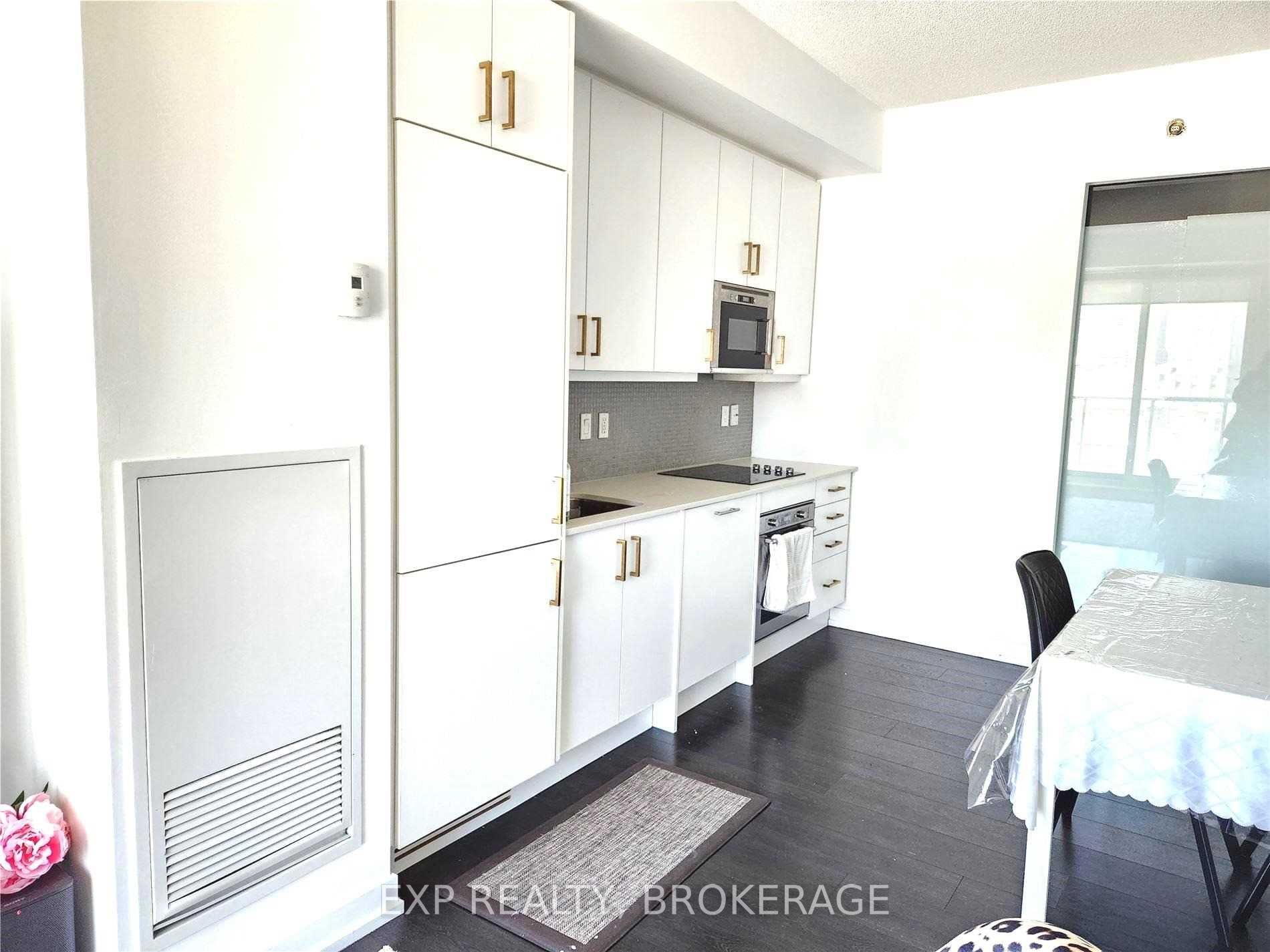 297 College St, #608