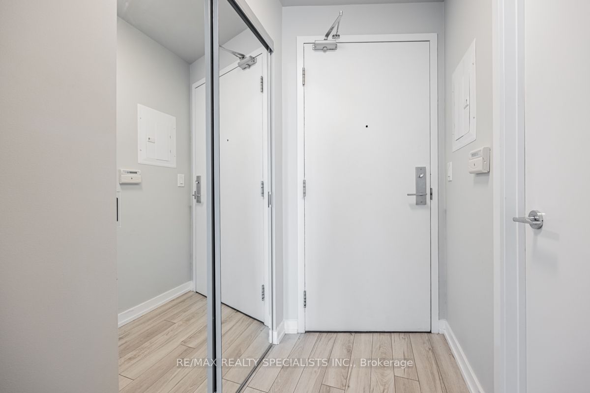 150 East Liberty St, #1709