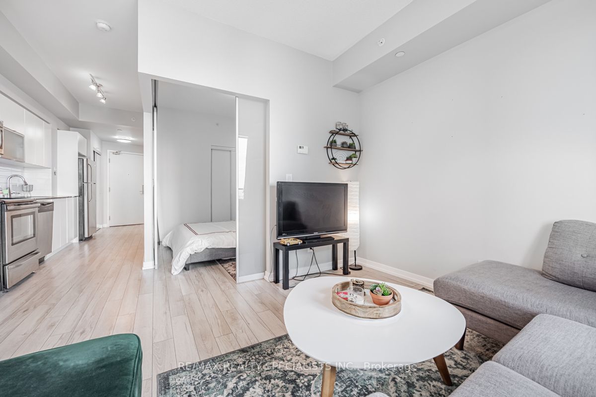 150 East Liberty St, #1709
