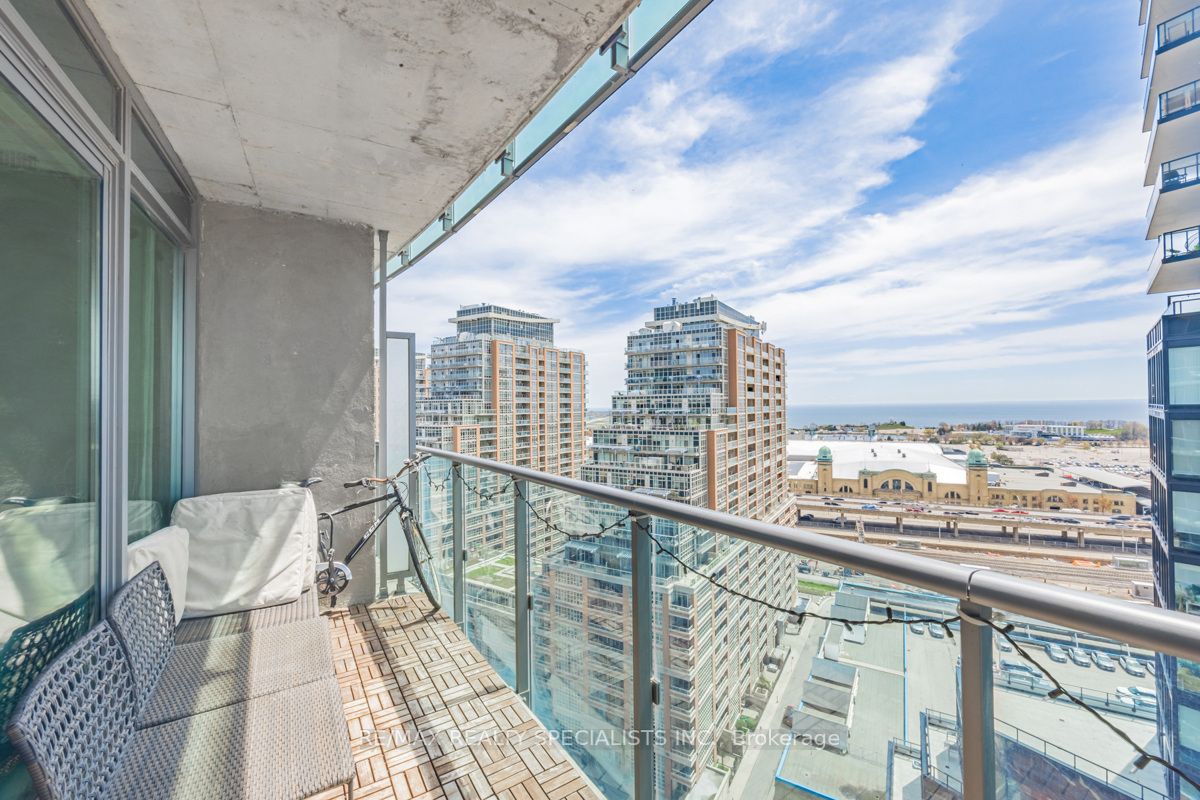 150 East Liberty St, #1709