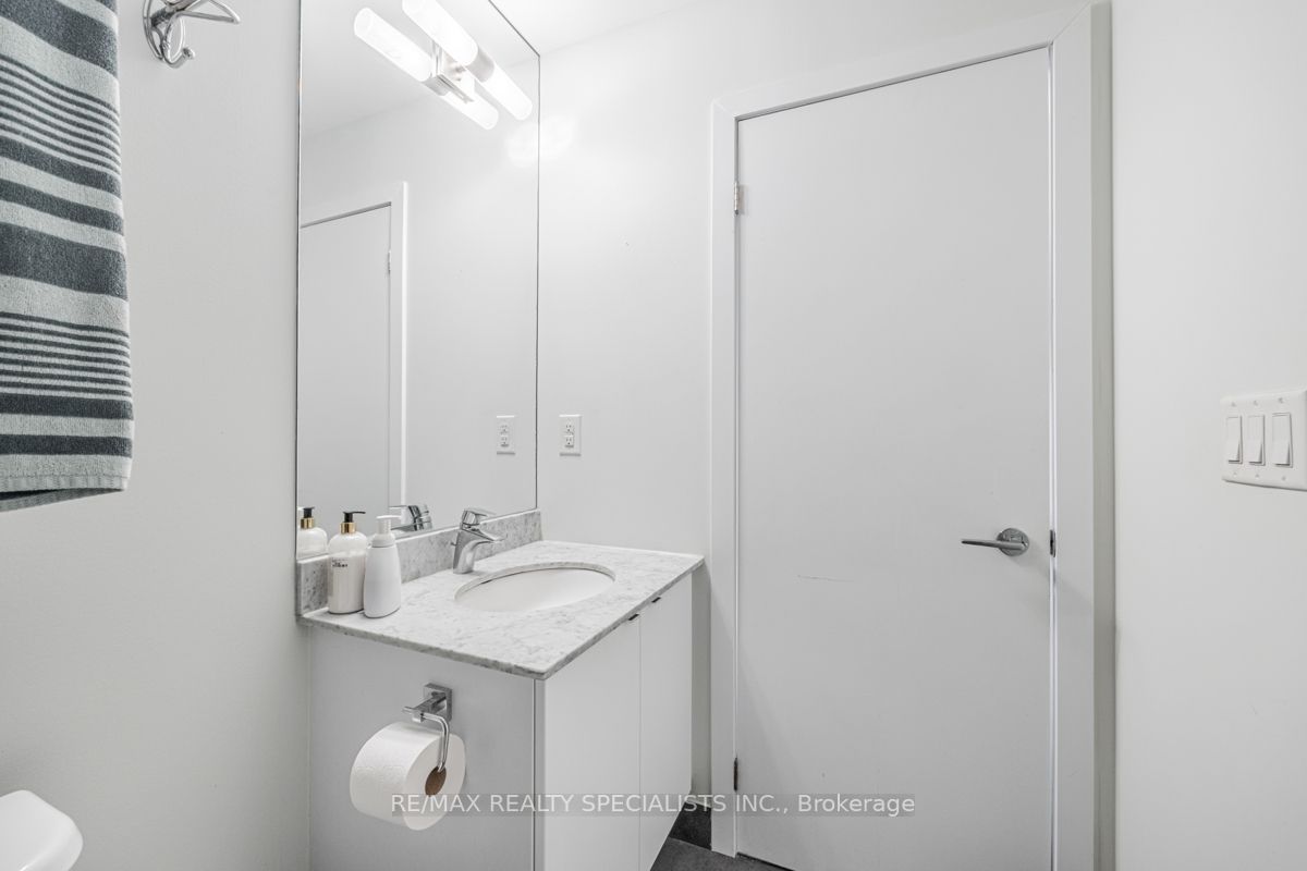 150 East Liberty St, #1709