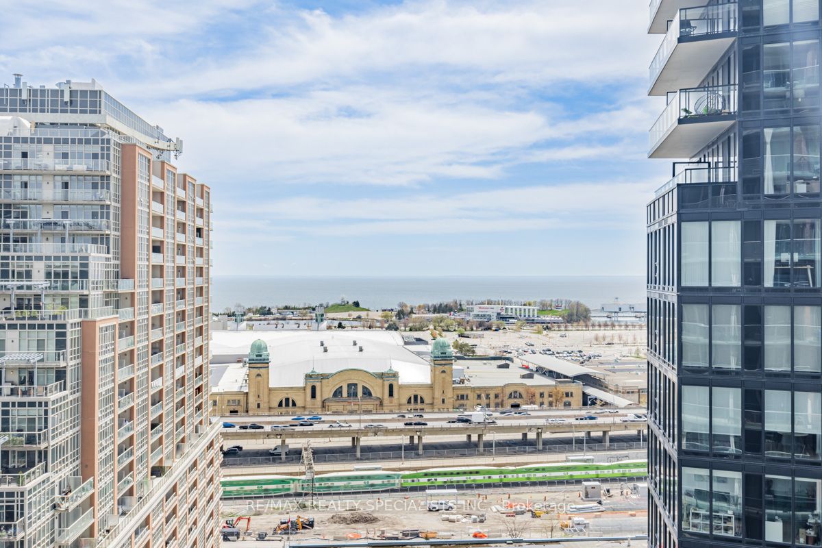 150 East Liberty St, #1709