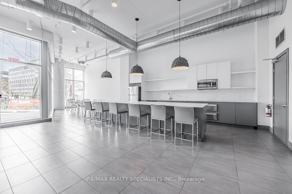 150 East Liberty St, #1709