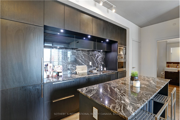 88 Blue Jays Way, Toronto
