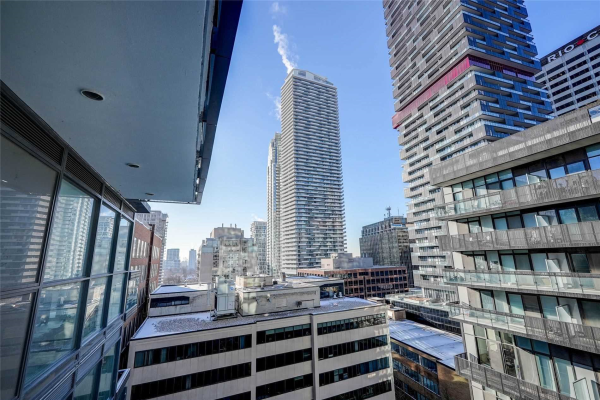 39 Roehampton Ave, Toronto
