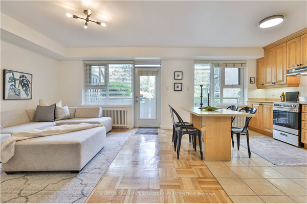 8 Corinth Gdns, Toronto