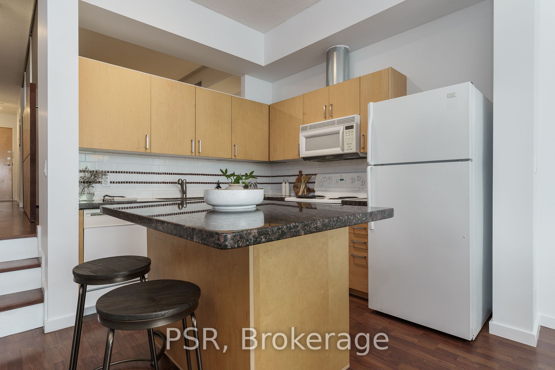 388 Richmond St W, #417