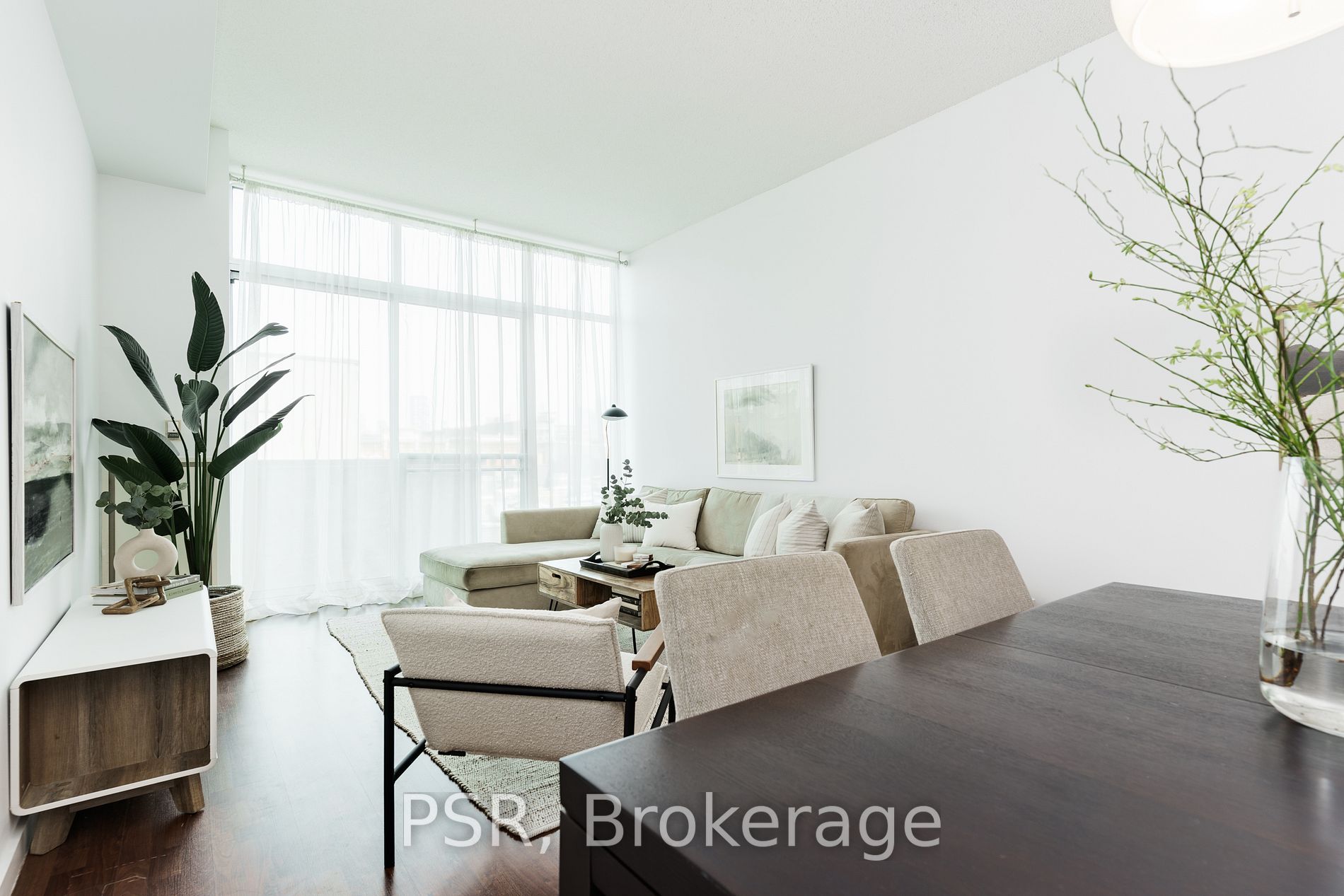 388 Richmond St W, #417