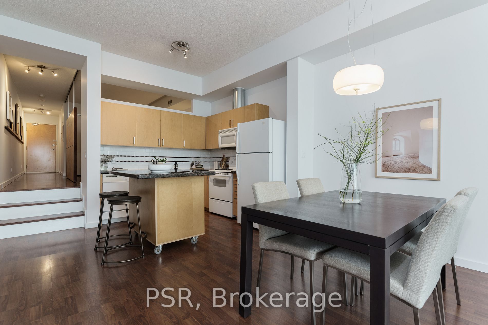 388 Richmond St W, #417