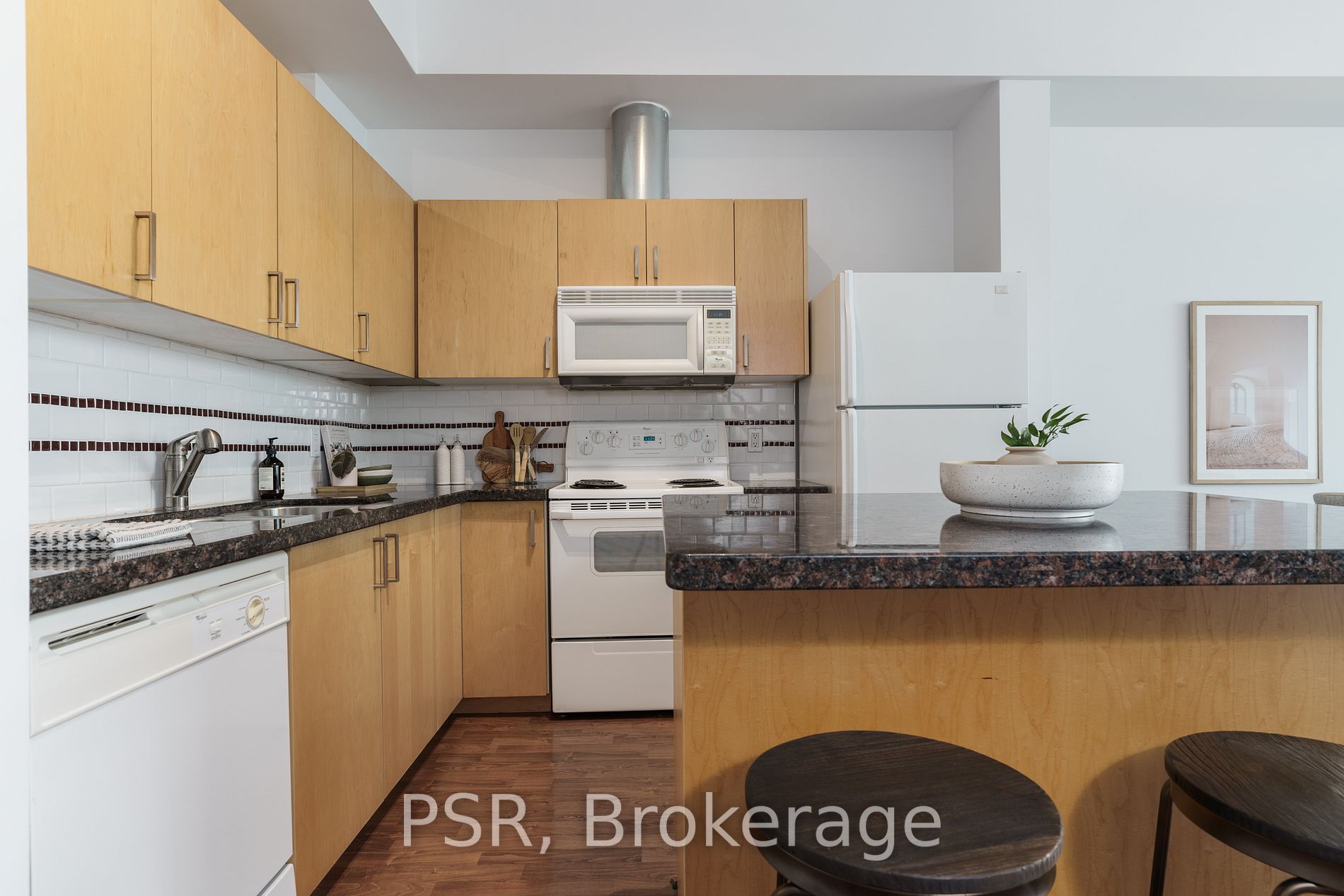 388 Richmond St W, #417