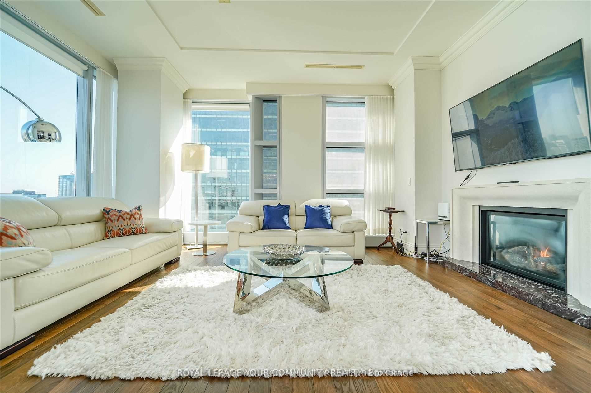 183 Wellington St W, #3903