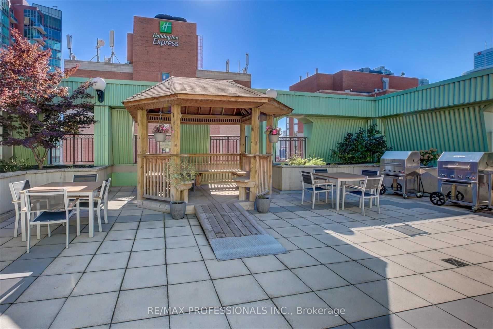 120 Lombard St, #407