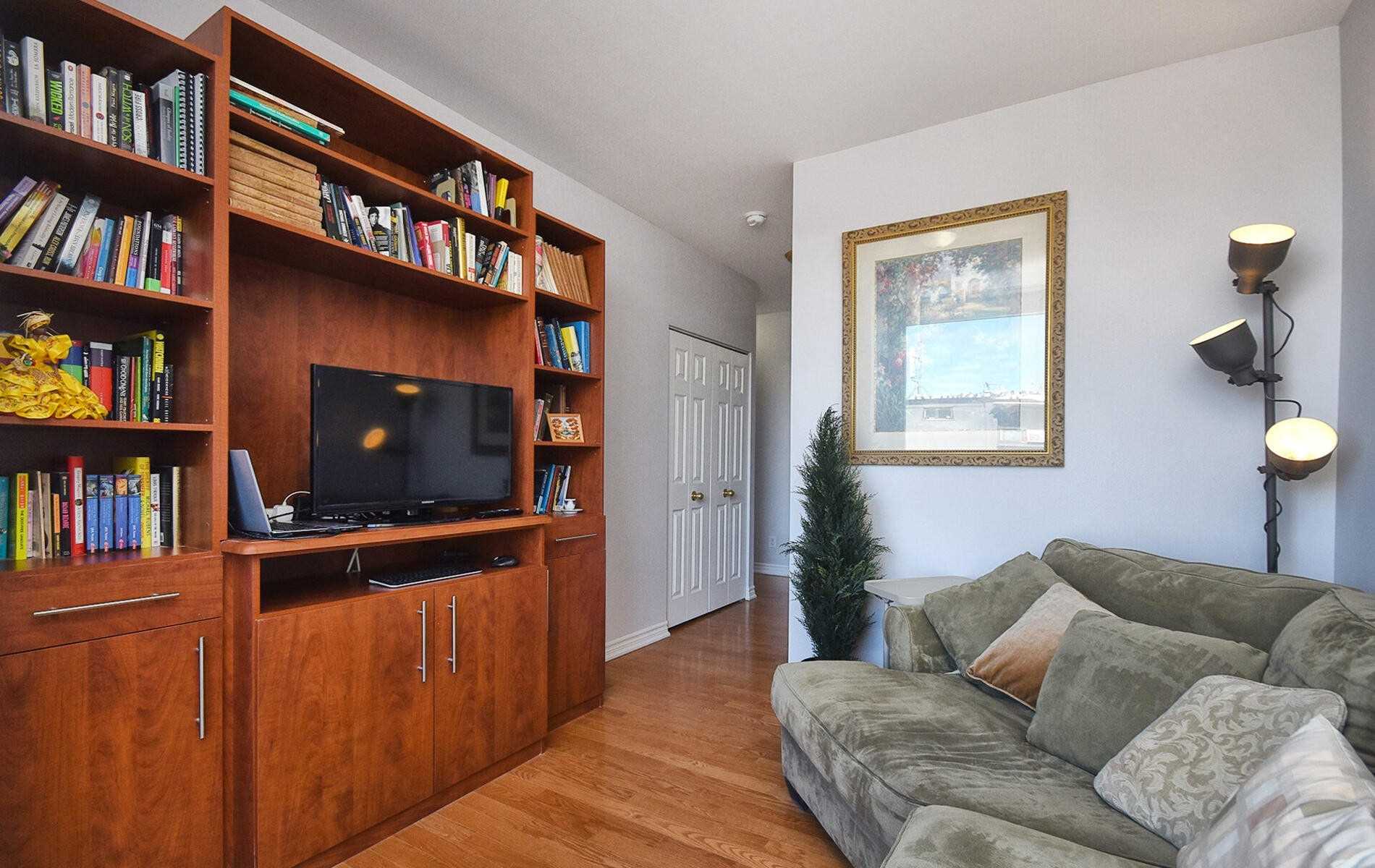 4200 Bathurst St, #705