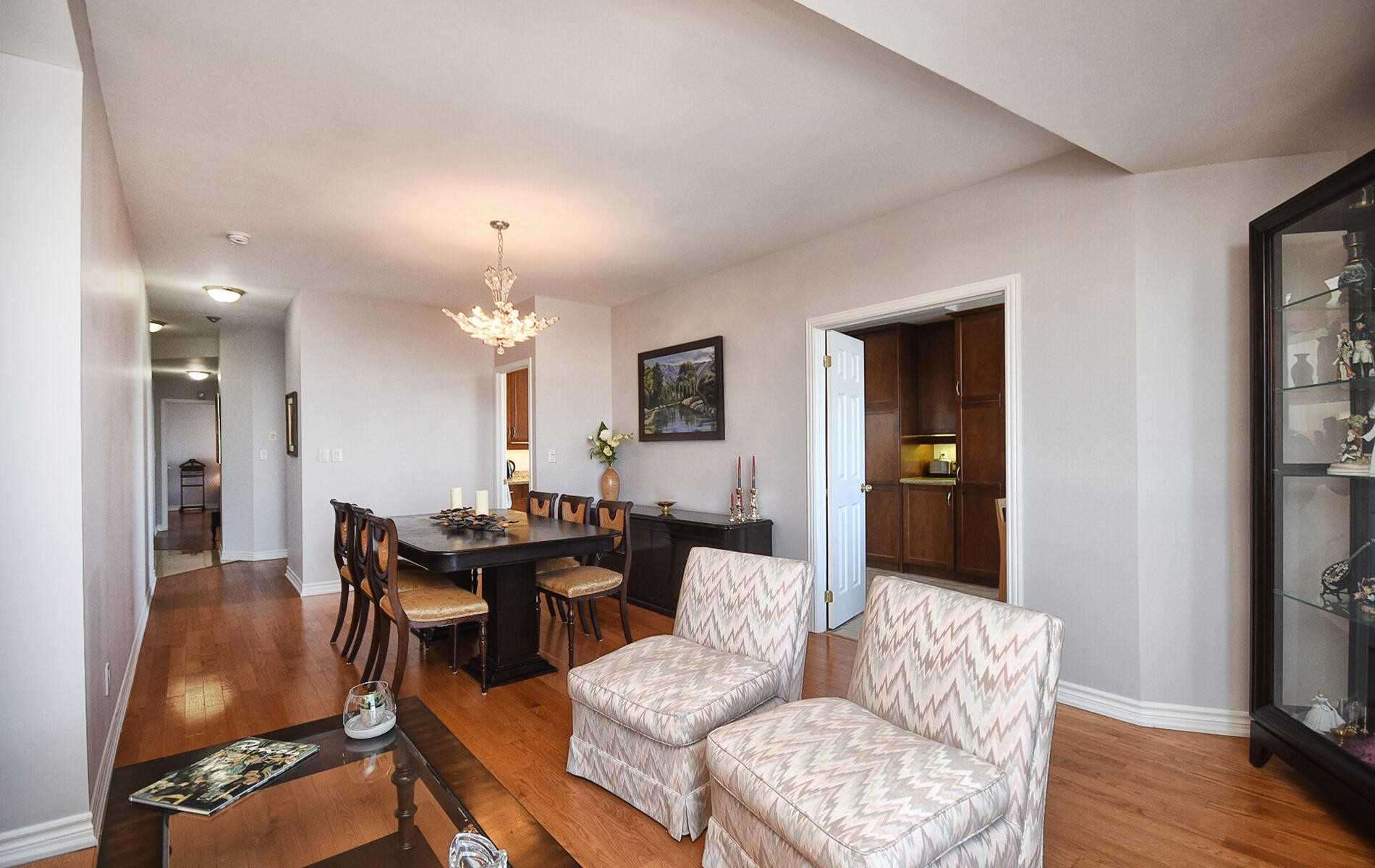 4200 Bathurst St, #705
