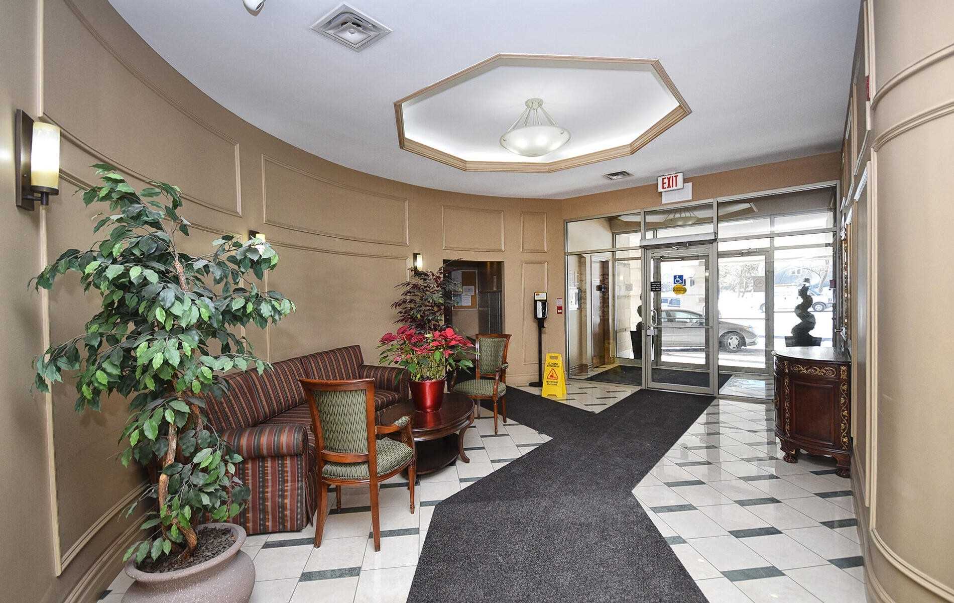 4200 Bathurst St, #705