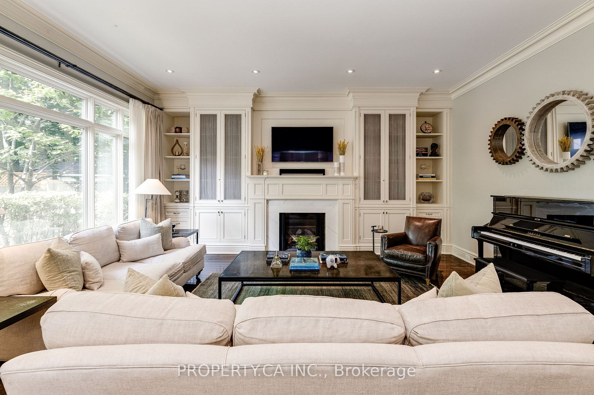16 Delavan Ave
