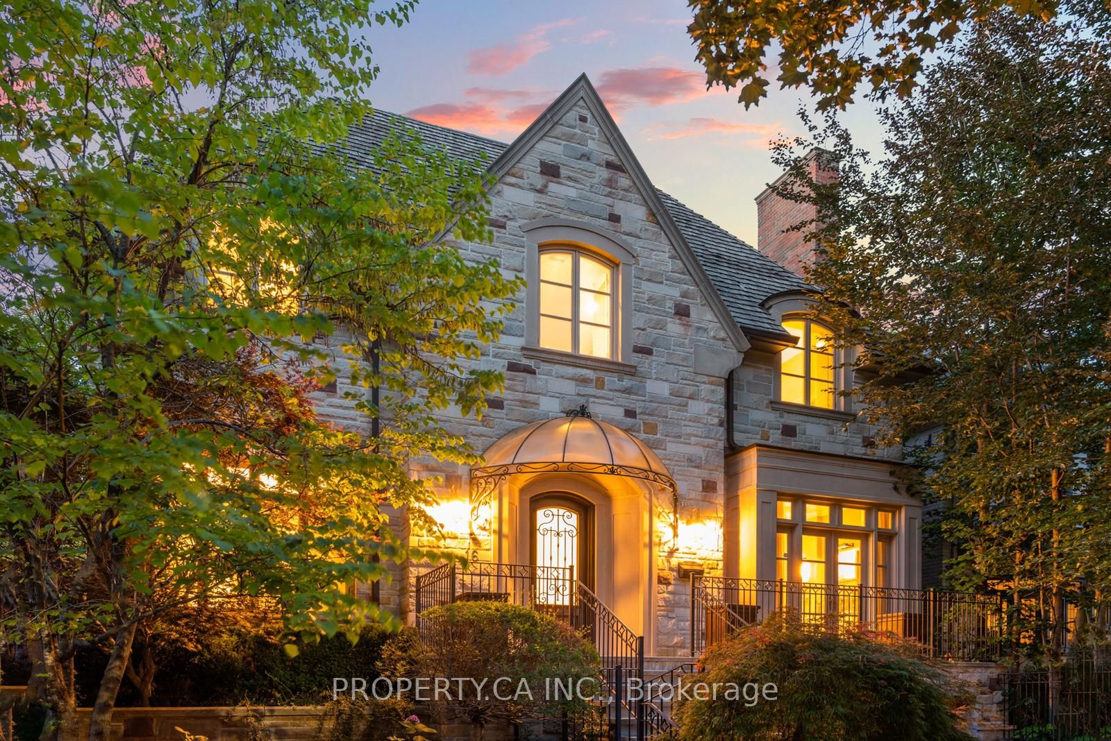 16 Delavan Ave