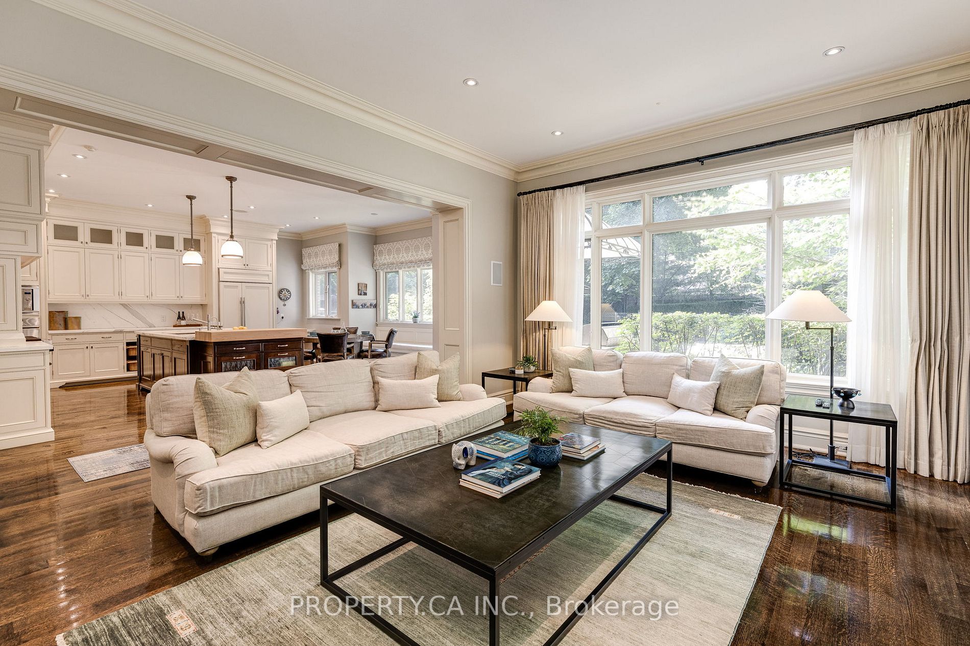 16 Delavan Ave