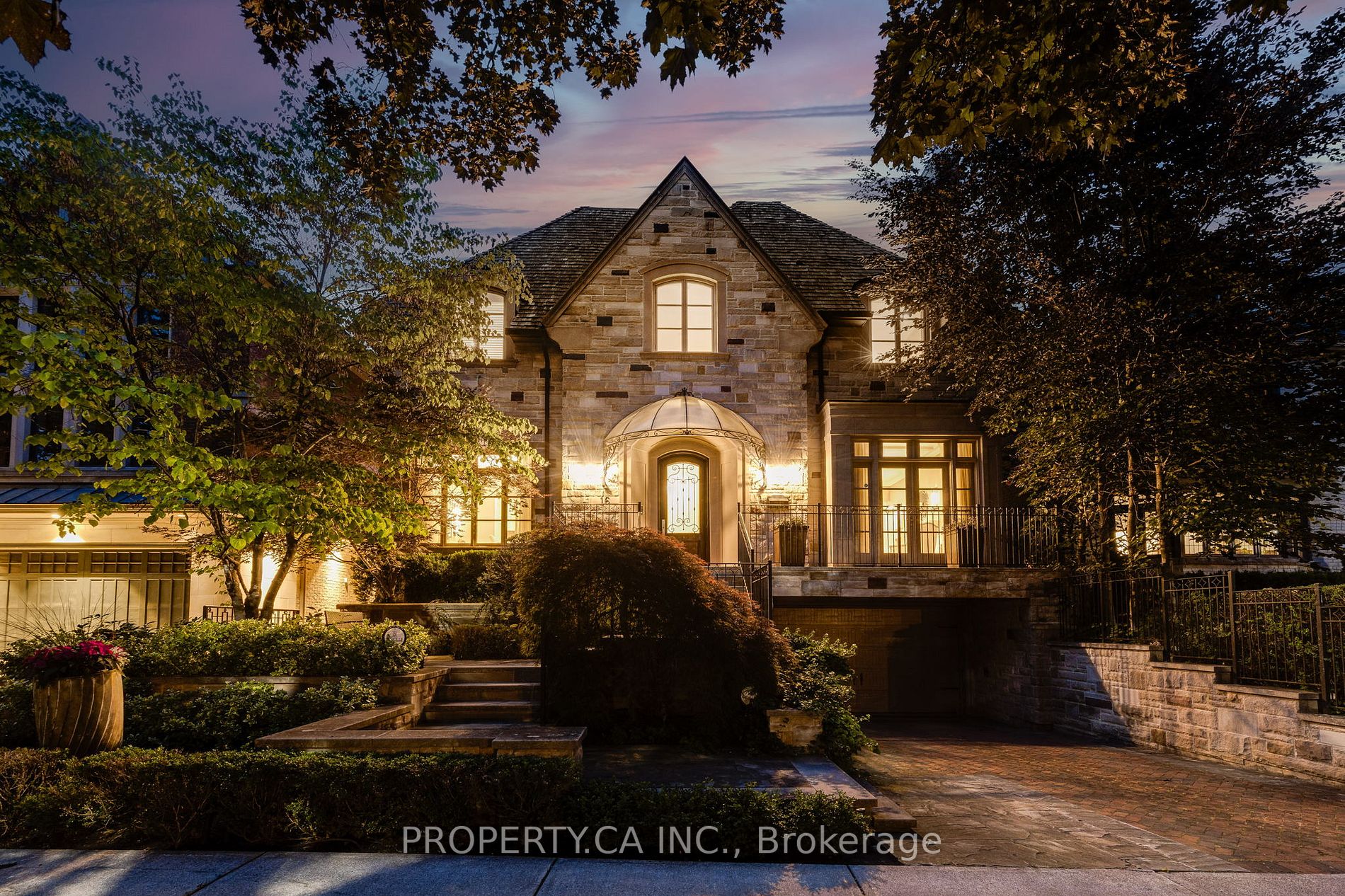 16 Delavan Ave