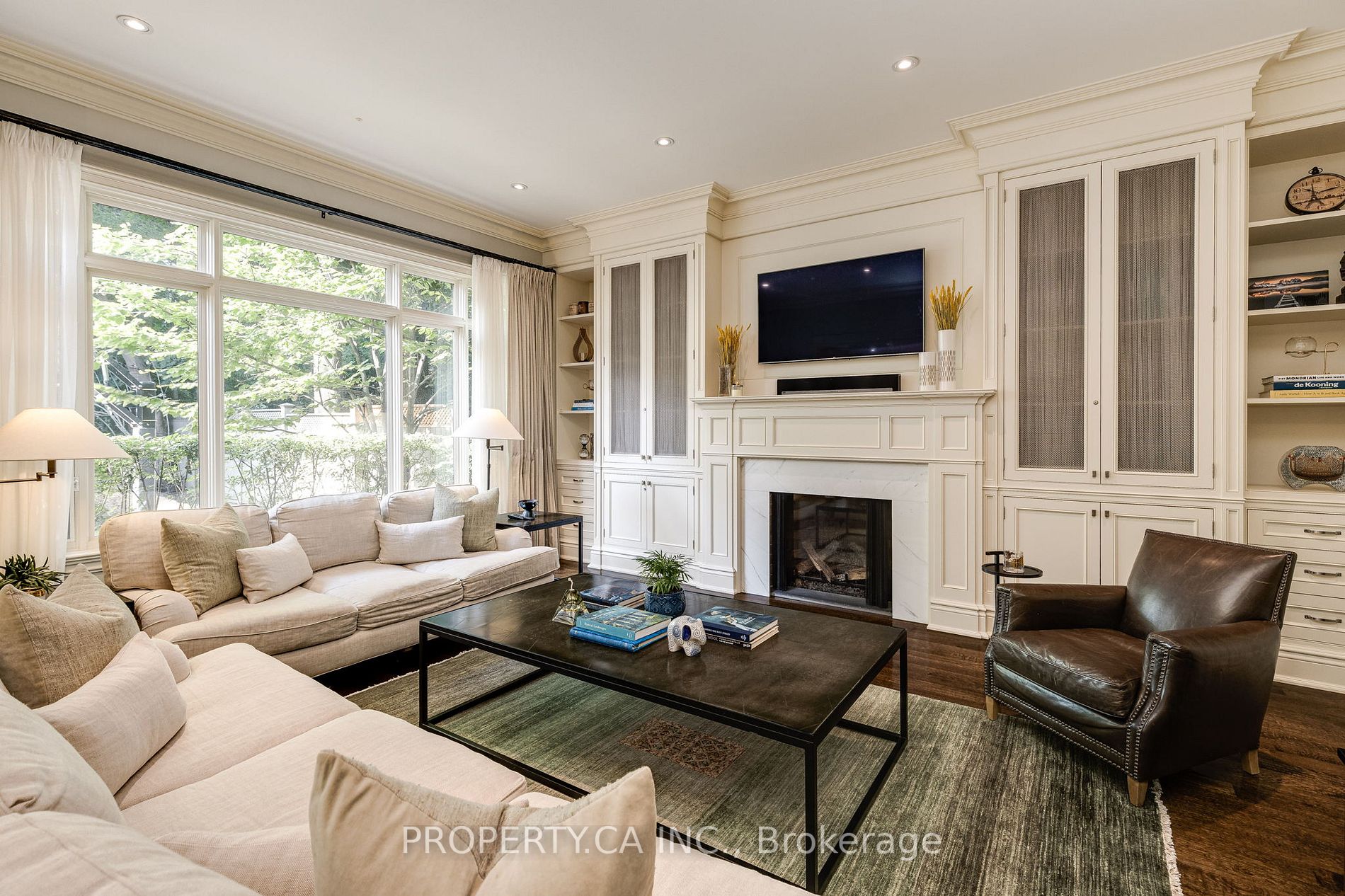 16 Delavan Ave