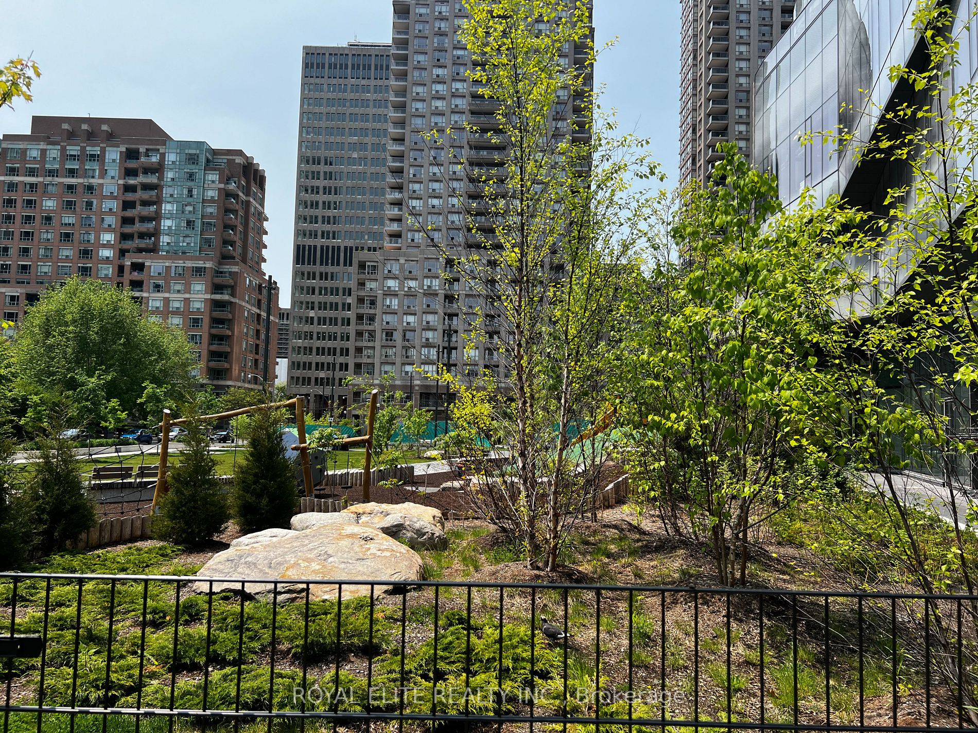 11 Wellesley St W, #4912