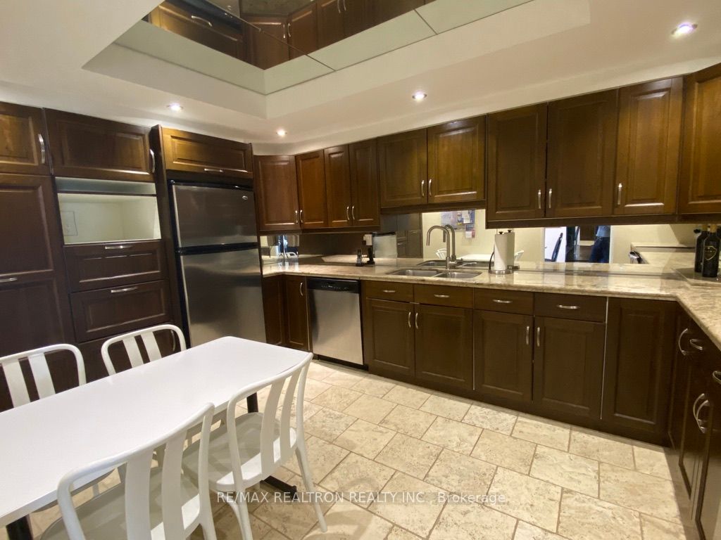 1555 Finch Ave E, #1205