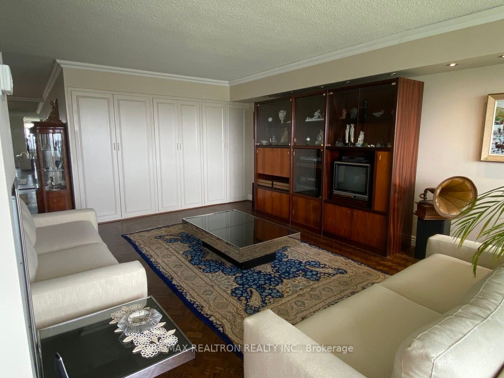1555 Finch Ave E, #1205