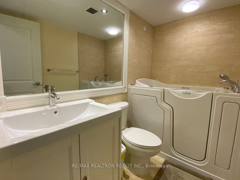 1555 Finch Ave E, #1205
