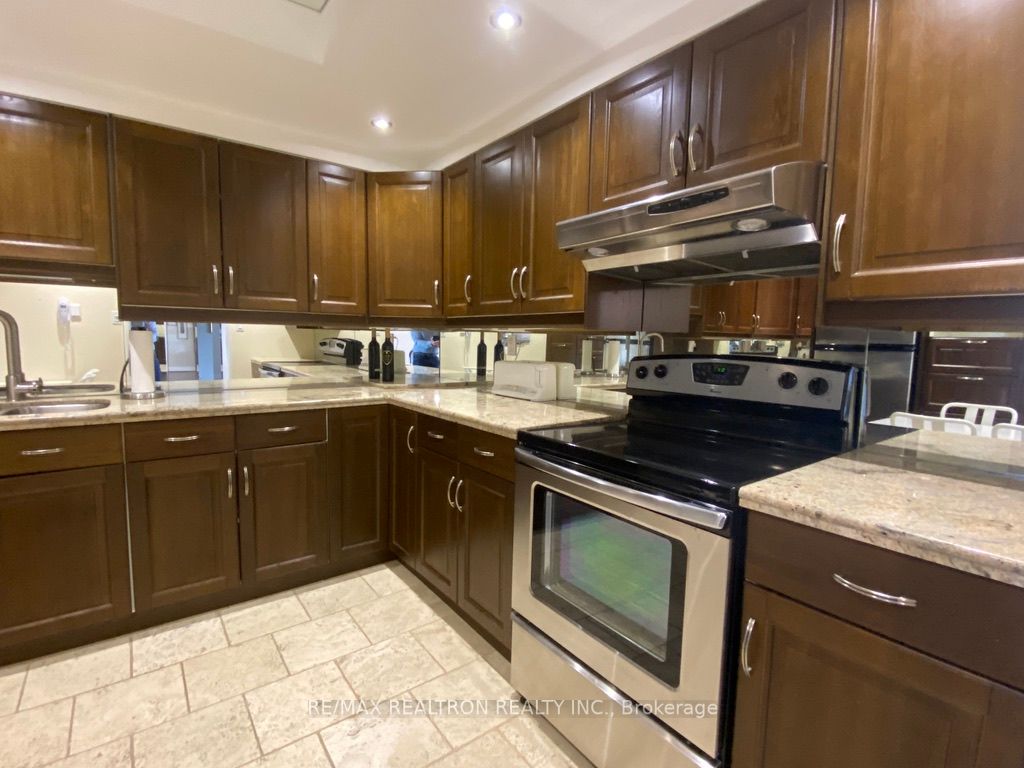 1555 Finch Ave E, #1205