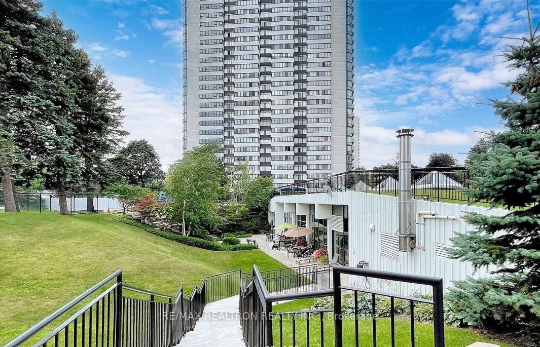 1555 Finch Ave E, #1205