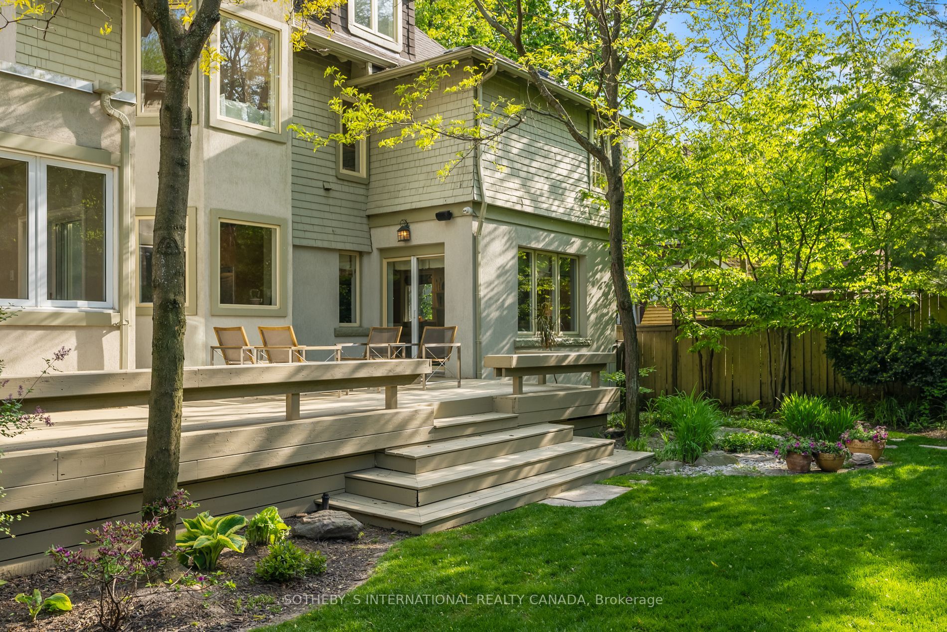 16 Clarendon Avenue