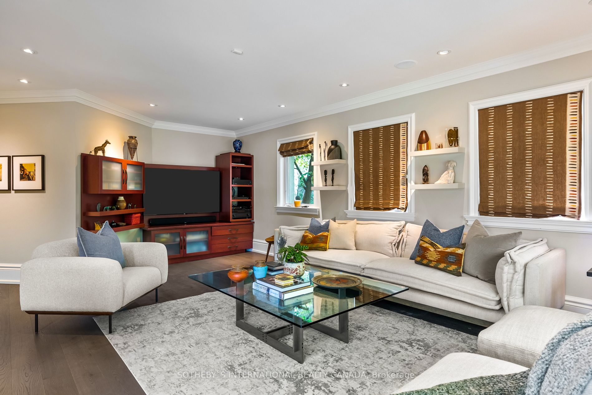 16 Clarendon Avenue
