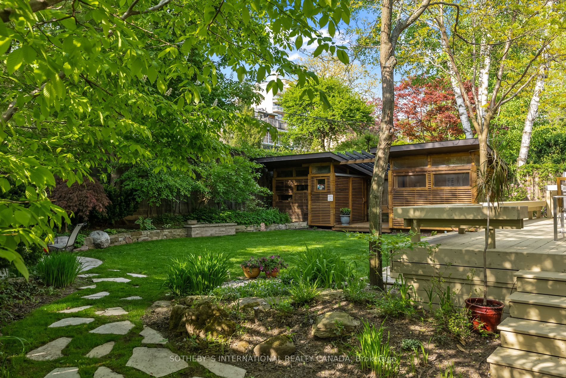 16 Clarendon Avenue