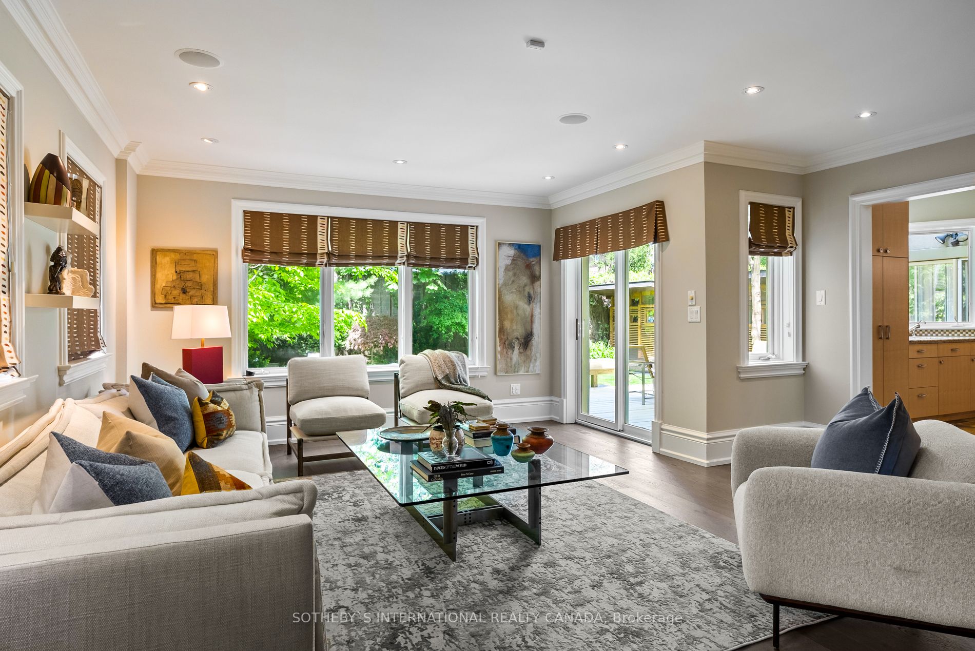 16 Clarendon Avenue