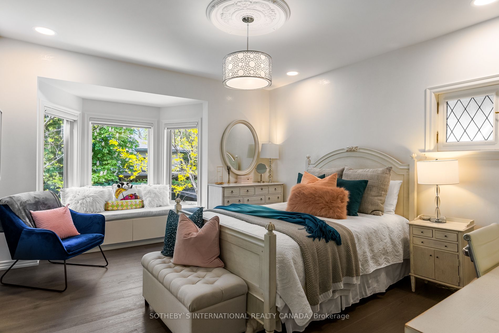 16 Clarendon Avenue