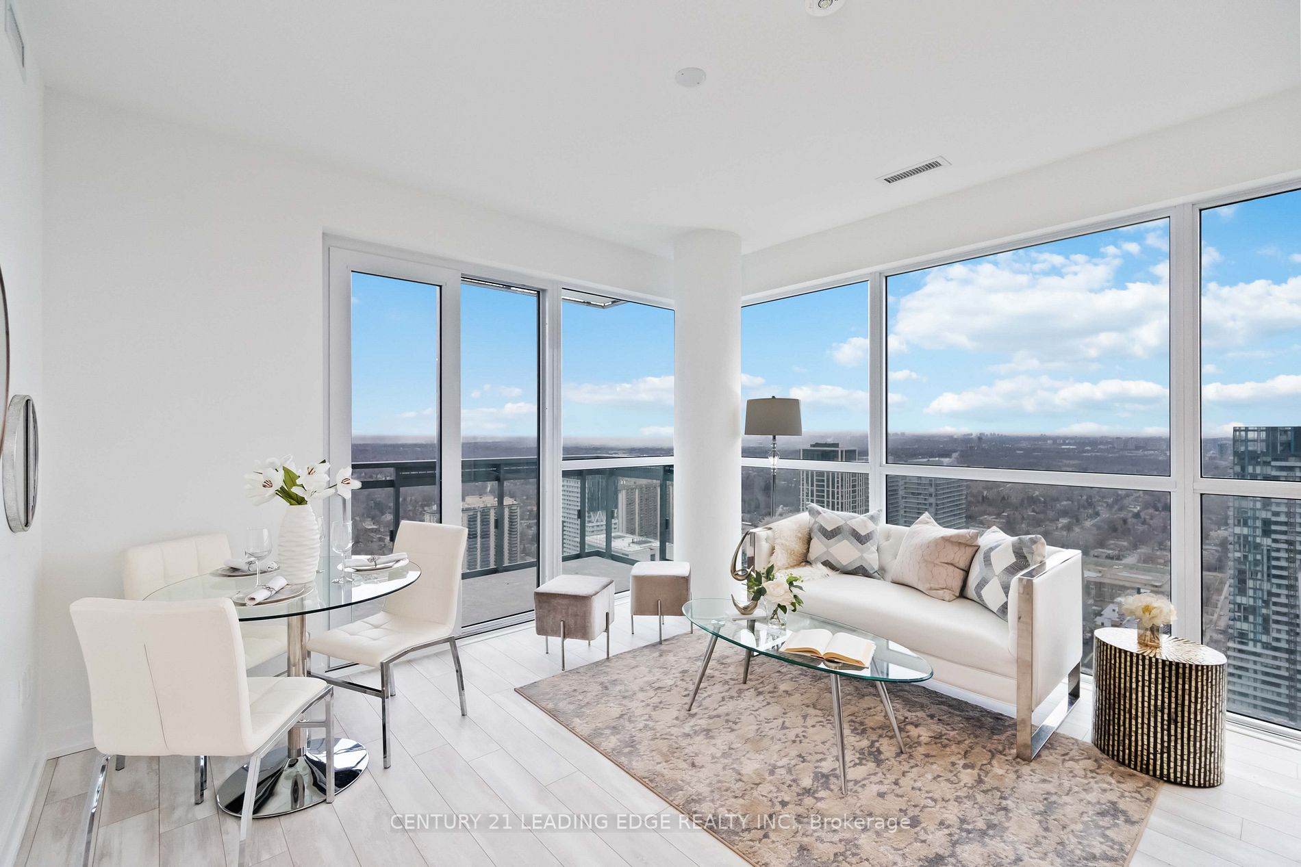 39 Roehampton Ave, #4109