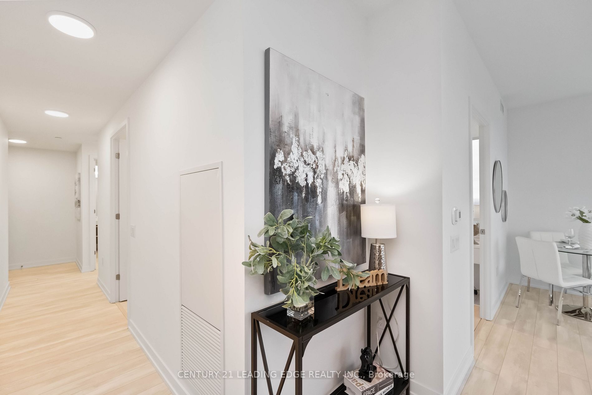 39 Roehampton Ave, #4109
