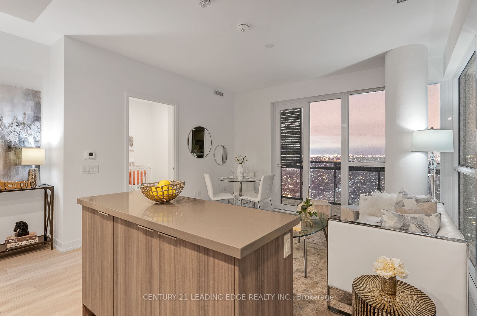 39 Roehampton Ave, #4109