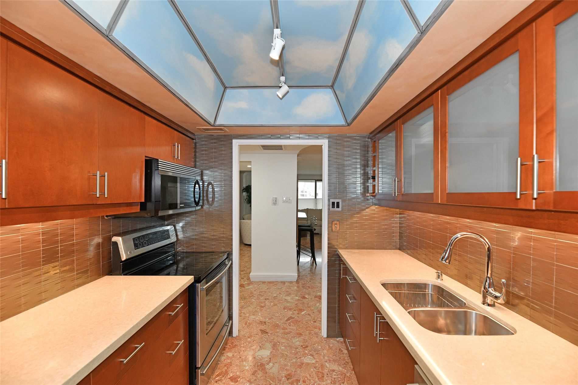 61 St Clair Ave W, #1504