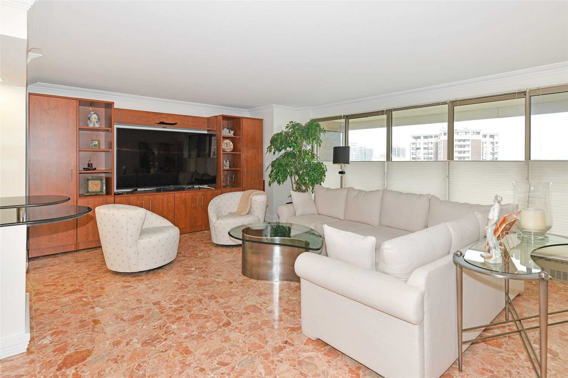 61 St Clair Ave W, #1504