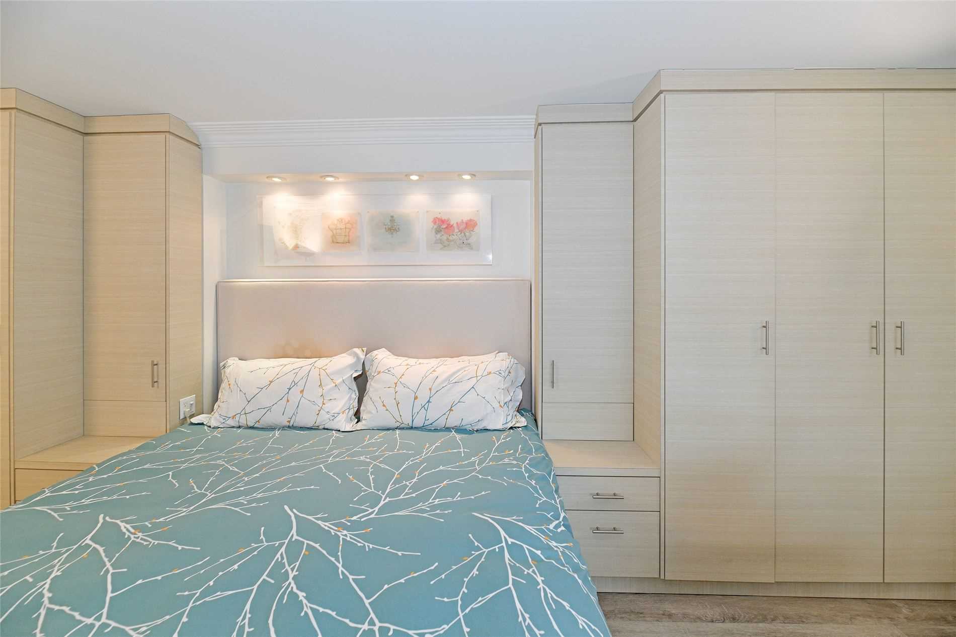 61 St Clair Ave W, #1504