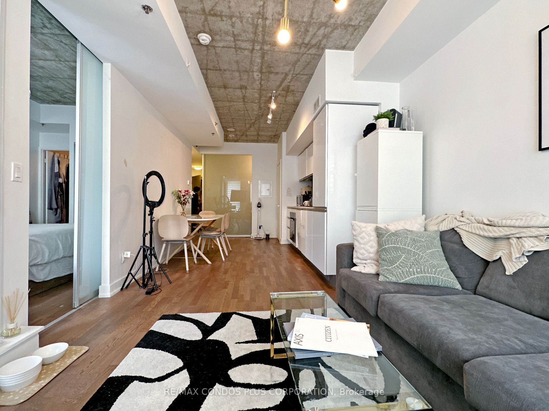 Listing C6033340 - Large Photo # 7