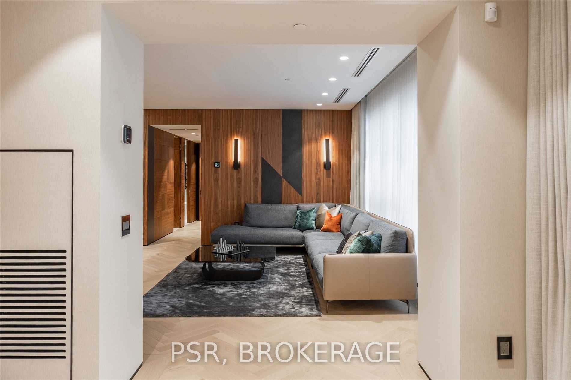 1700 Avenue Rd, #702