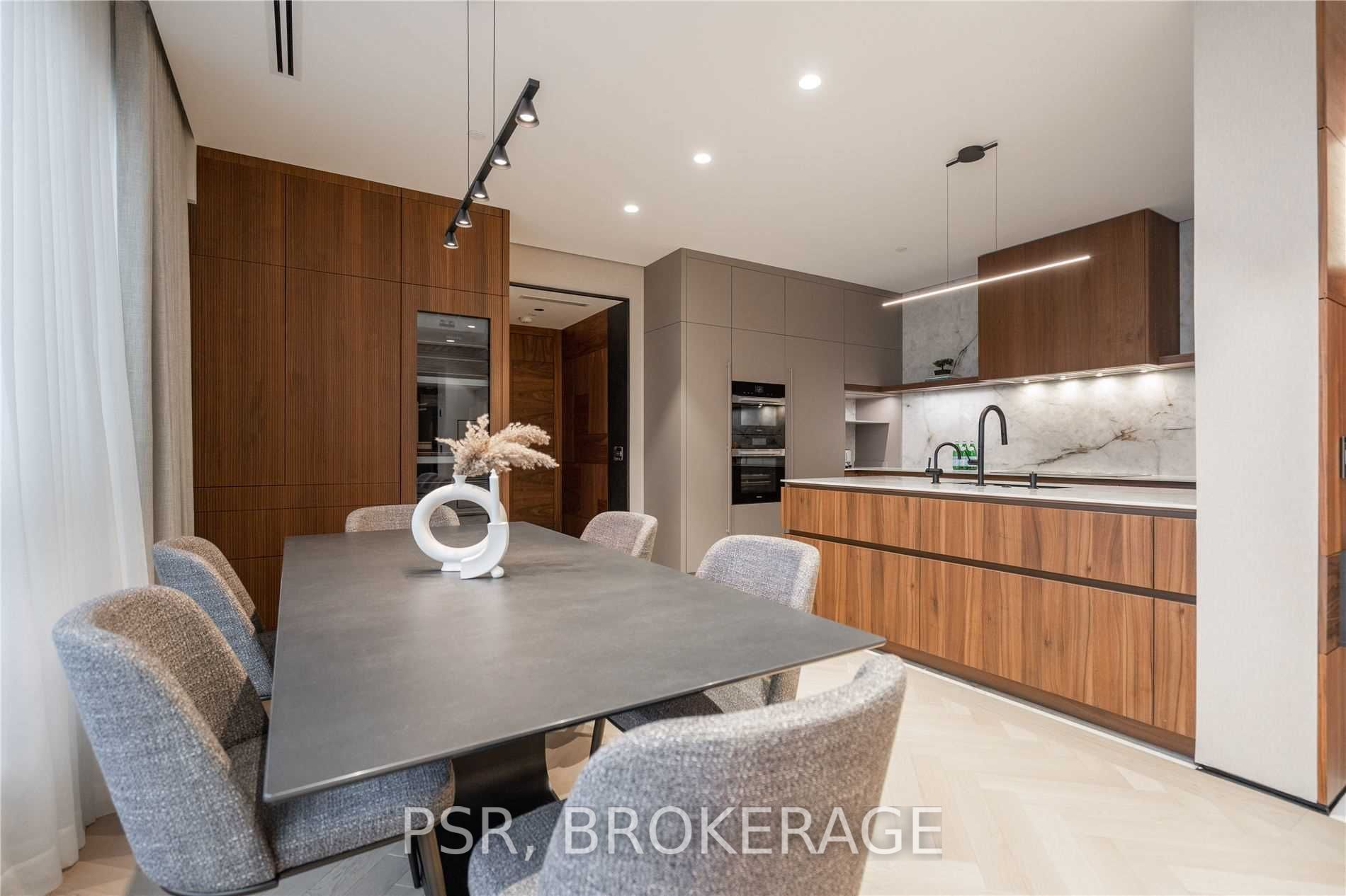 1700 Avenue Rd, #702