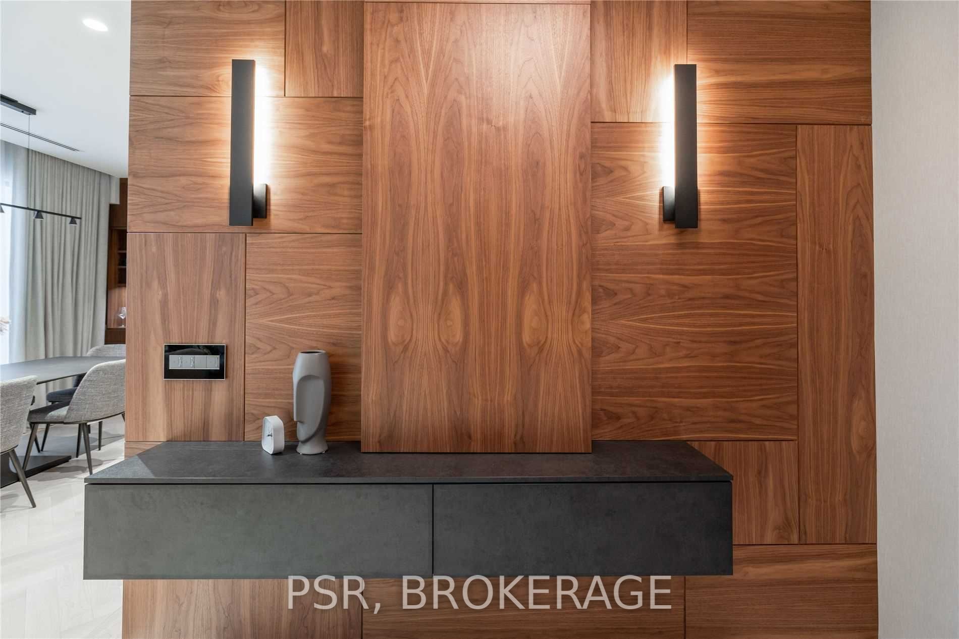 1700 Avenue Rd, #702