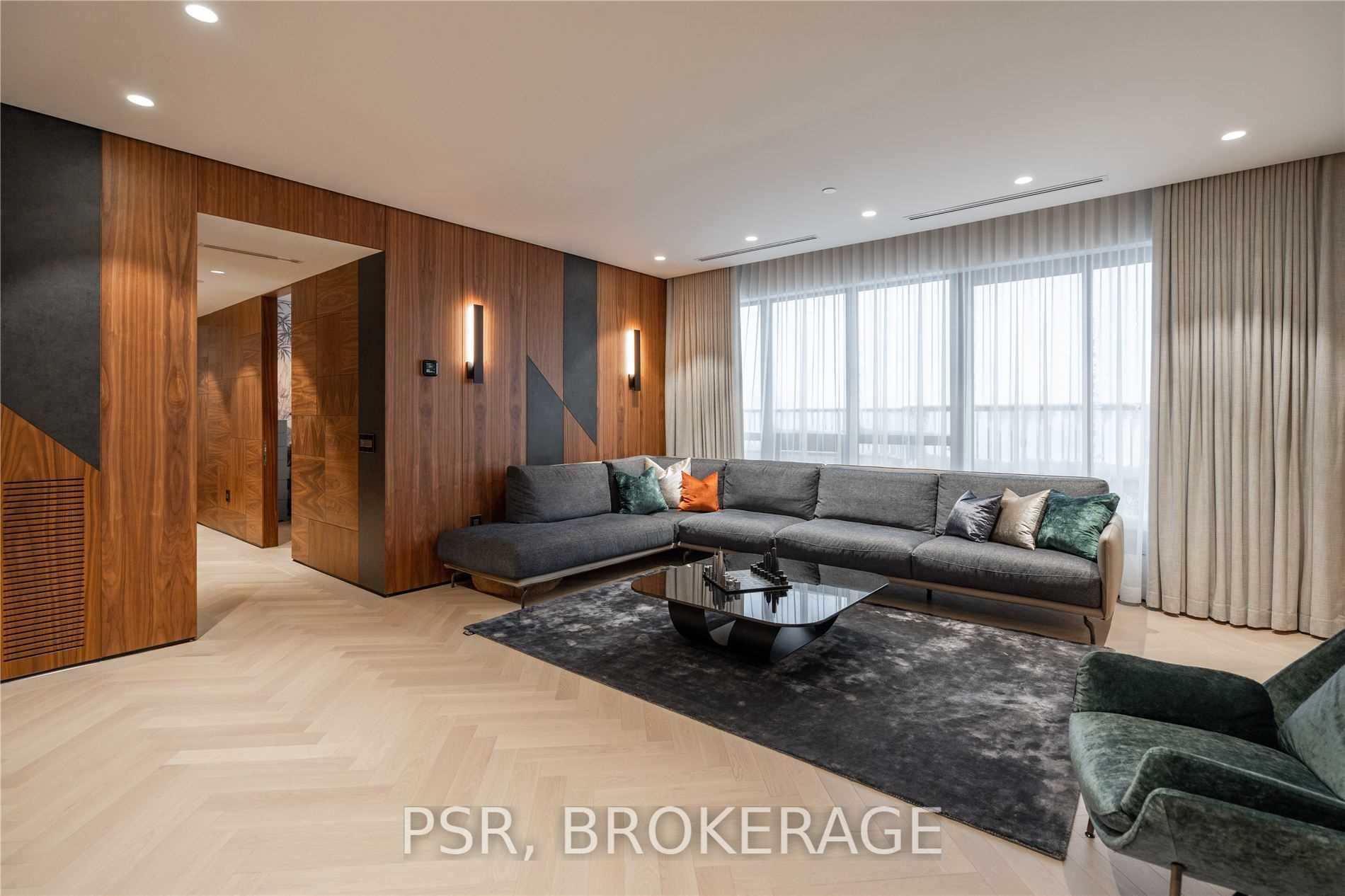 1700 Avenue Rd, #702