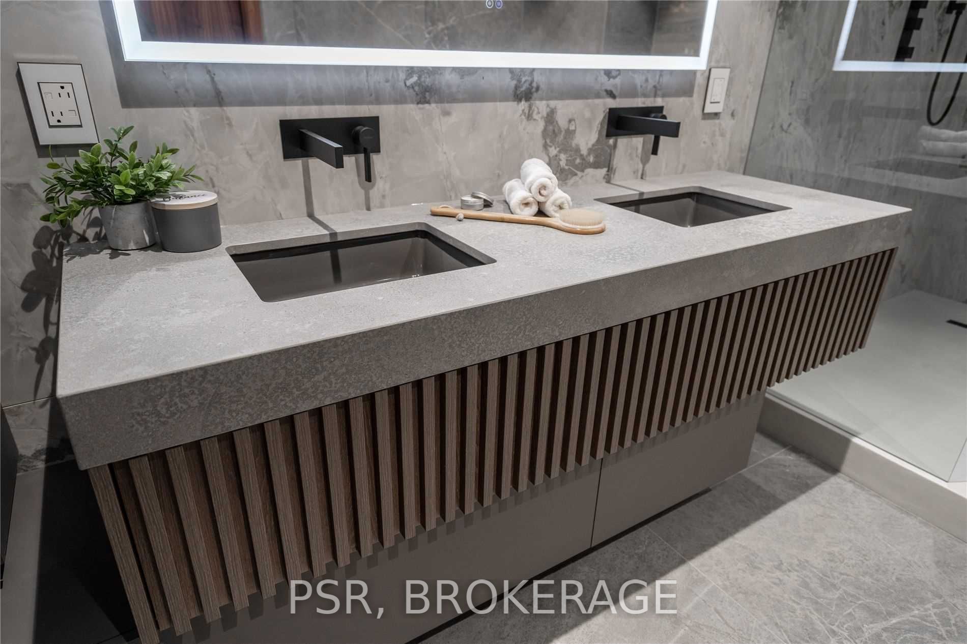 1700 Avenue Rd, #702